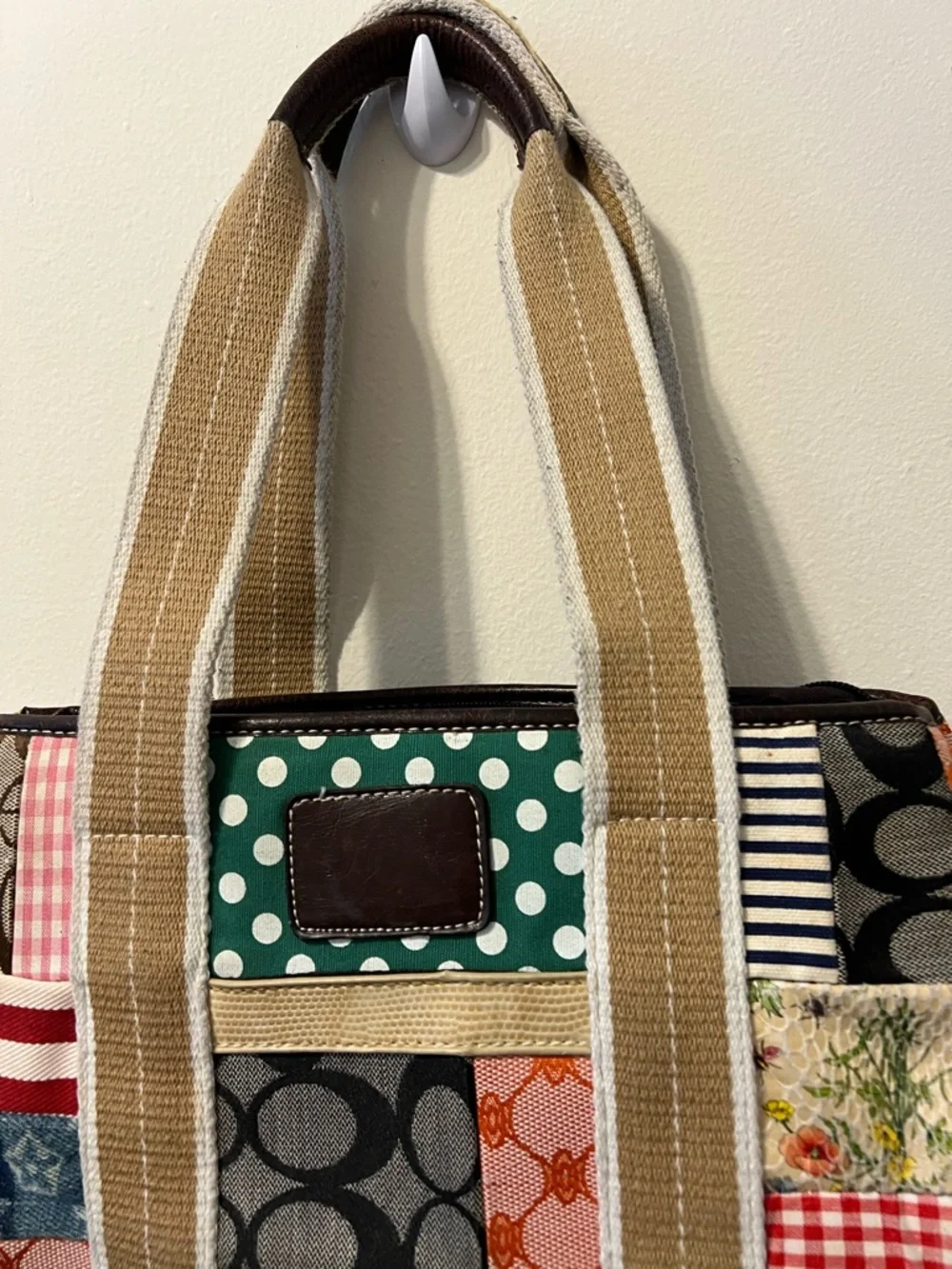 Nice  Patchwork Canvas Shoulder Bag in Multicolor